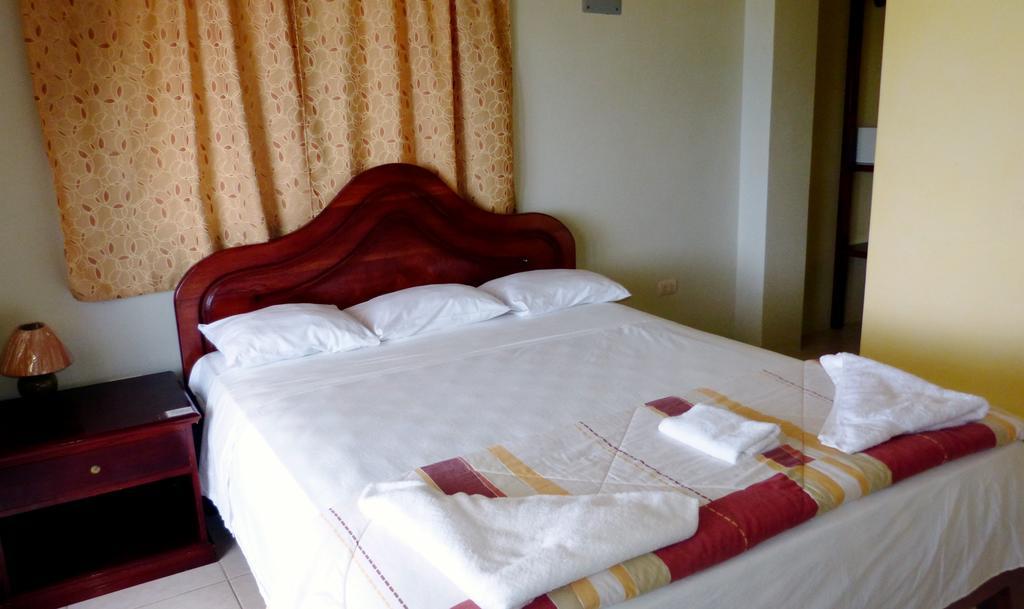 Guest house Casa Los Delfines 2*
